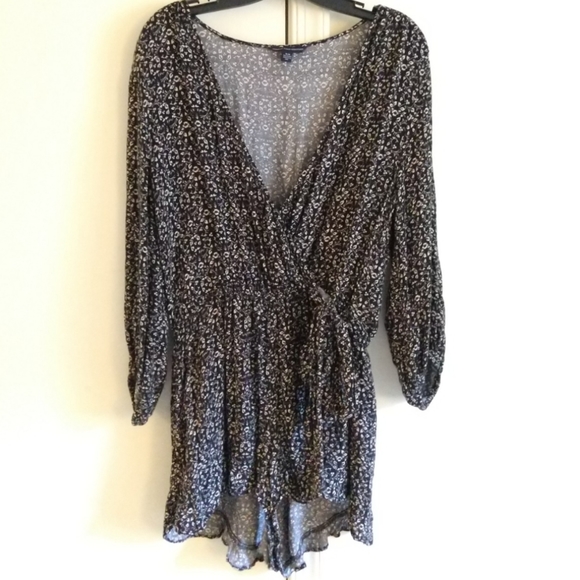American Eagle Outfitters Dresses & Skirts - American Eagle floral romper